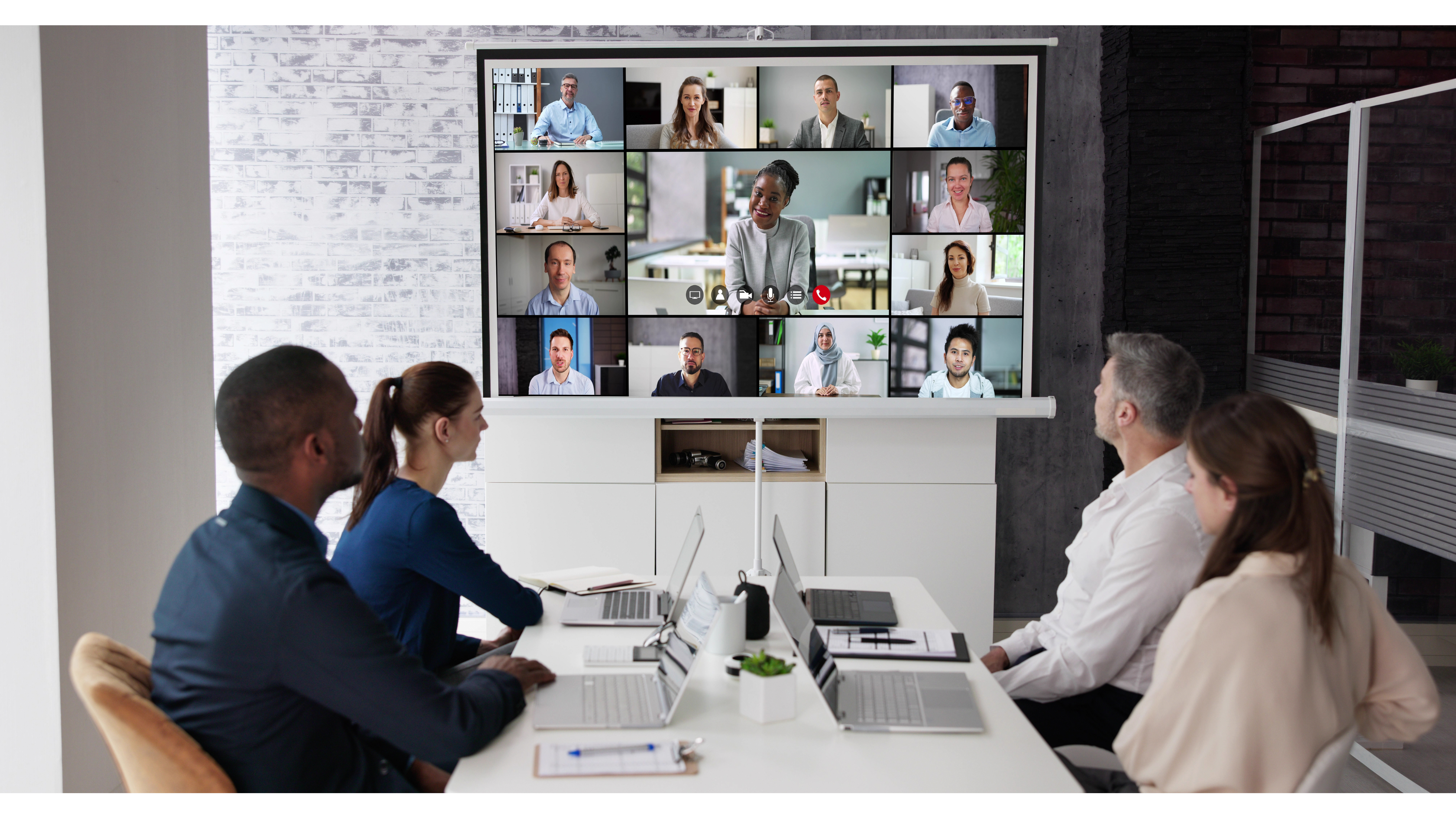 Copy of MAD MOMS SAEF HOME PAGE (2)